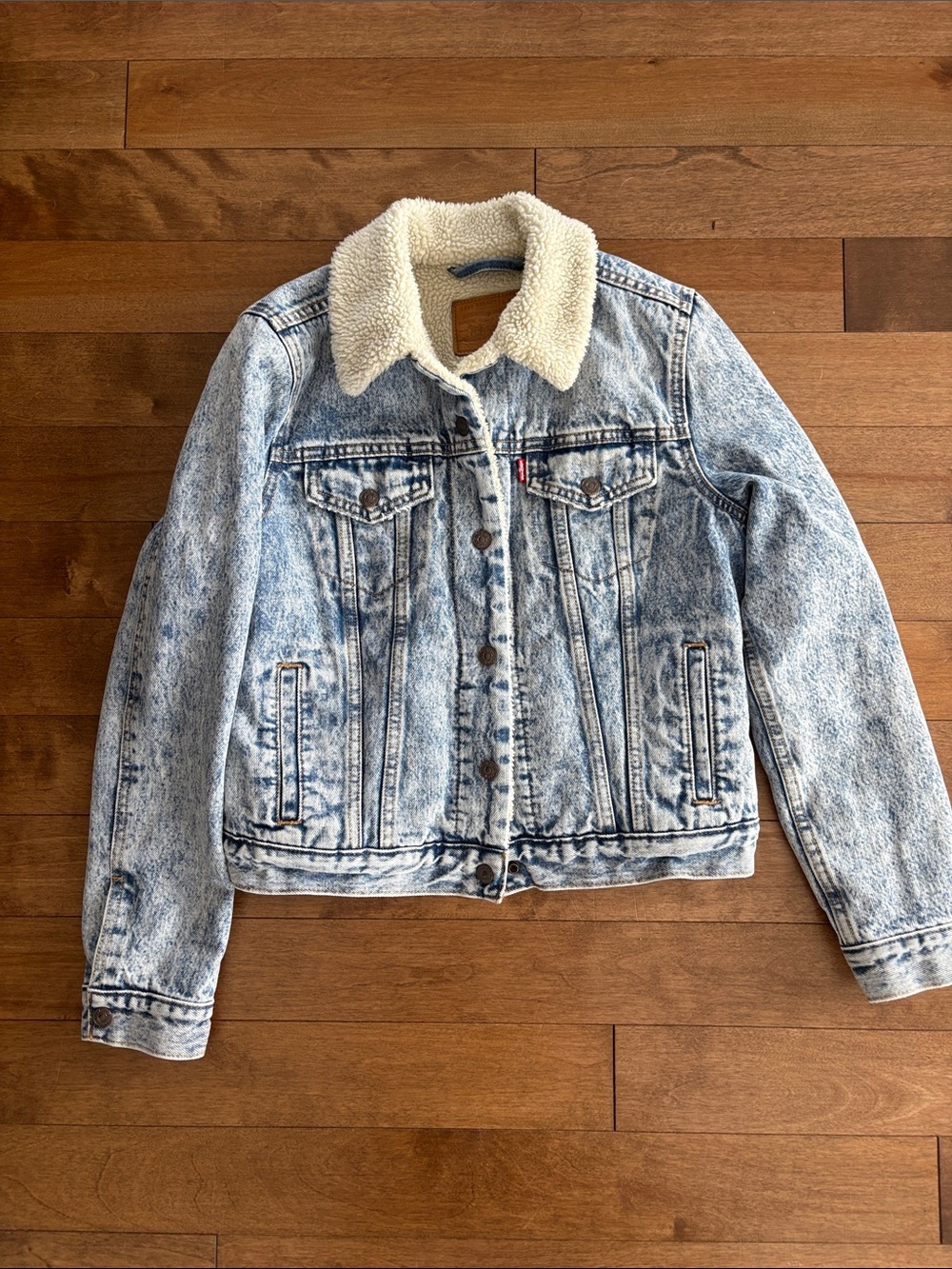 Levi's Light Blue Acid Wash Denim Jacket with Cream Sherpa Collar